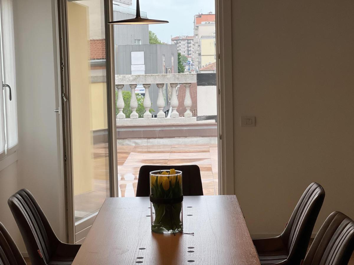 Attico Vivit 60 Appartement Mestre Buitenkant foto
